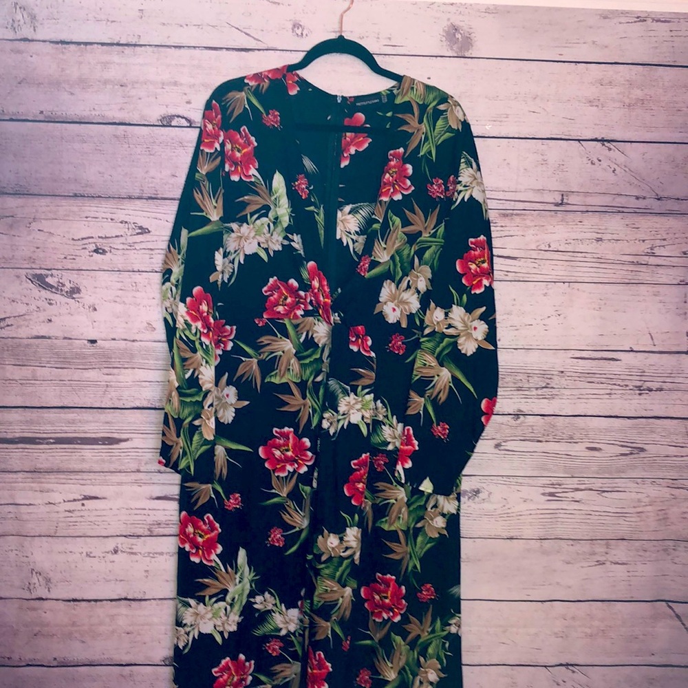 Pretty little thing size 1X floral dress